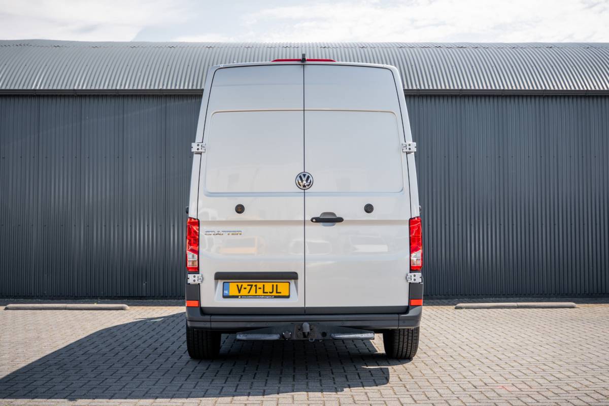 Volkswagen Crafter Volkswagen Crafter 2.0 TDI L4H3 | 177 PK | Automaat | LED | Camera | Carplay | Cruise | PDC | Airco | Trekhaak