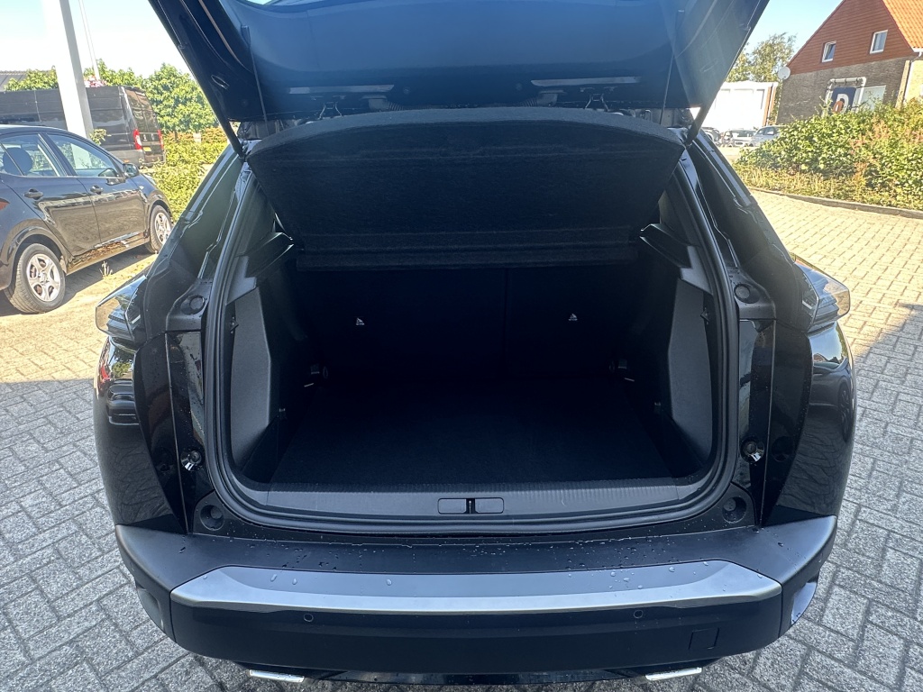 Peugeot 2008 Peugeot 2008 1.2 Hybrid Style 136 PK | CarPlay | Climate | Parkeersensoren |