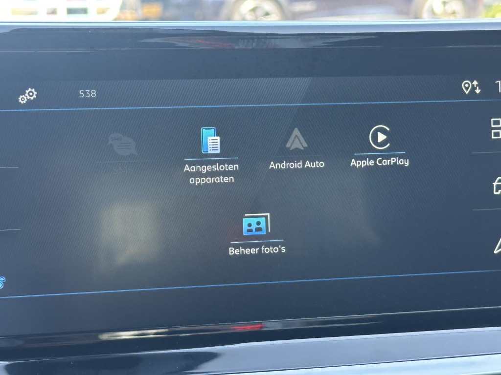 Peugeot 2008 Peugeot 2008 1.2 Hybrid Style 136 PK | CarPlay | Climate | Parkeersensoren |
