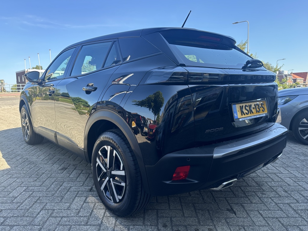 Peugeot 2008 Peugeot 2008 1.2 Hybrid Style 136 PK | CarPlay | Climate | Parkeersensoren |