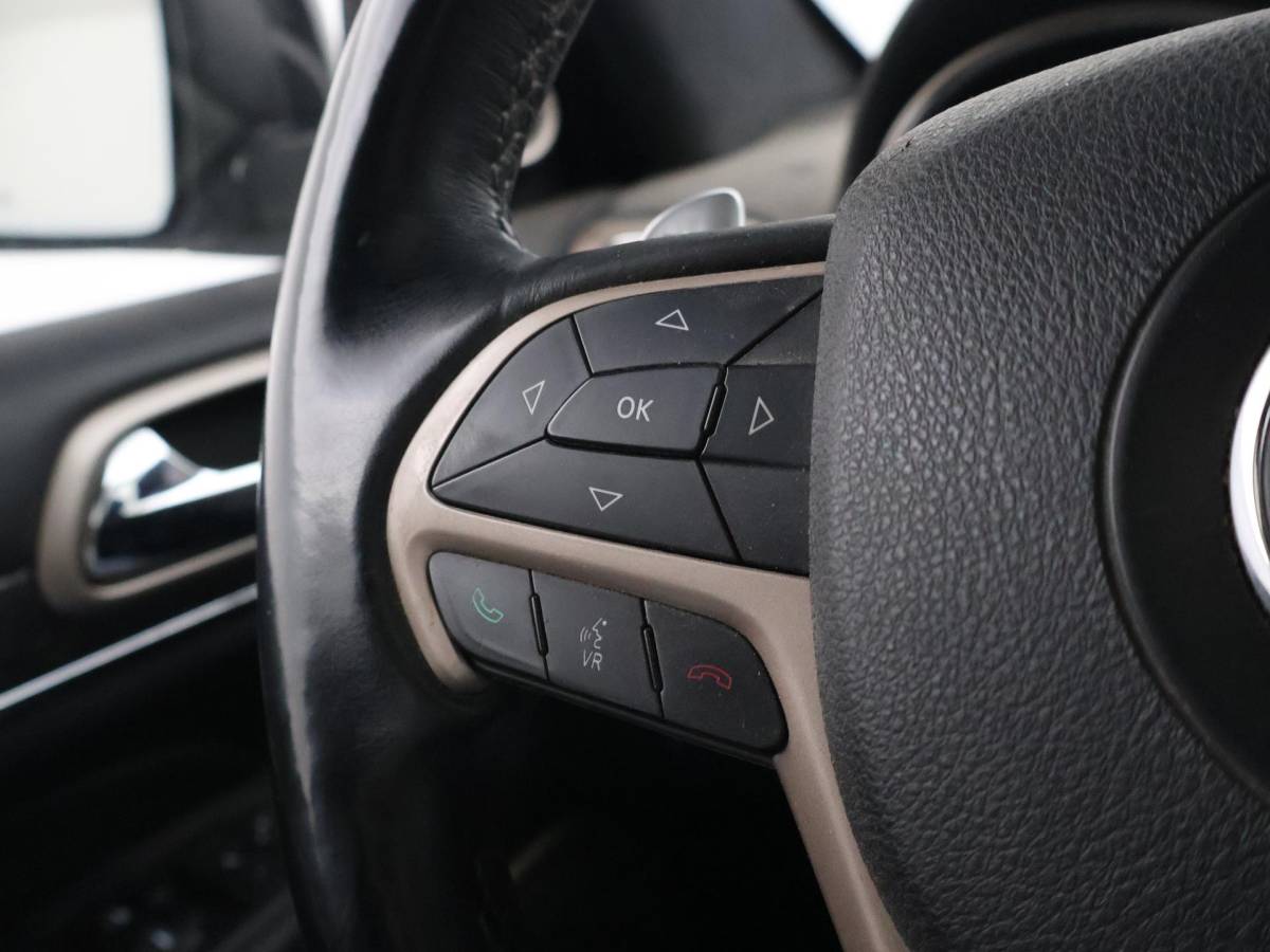 Jeep Grand Cherokee Jeep Grand Cherokee 3.0 CRD 250 PK SUMMIG GRIJS KENTEKEN ROETFILTER EN LUCHTVERING STORING