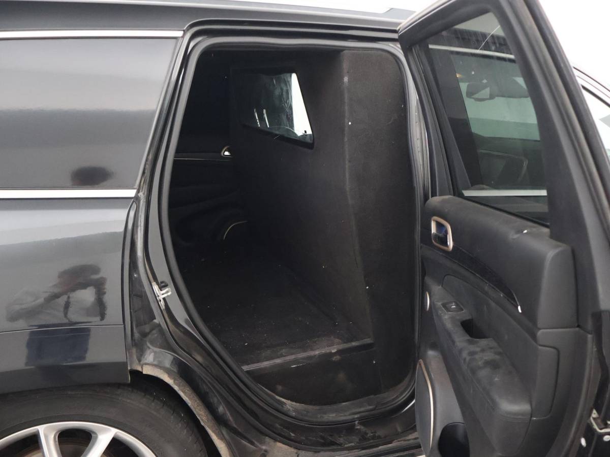 Jeep Grand Cherokee Jeep Grand Cherokee 3.0 CRD 250 PK SUMMIG GRIJS KENTEKEN ROETFILTER EN LUCHTVERING STORING