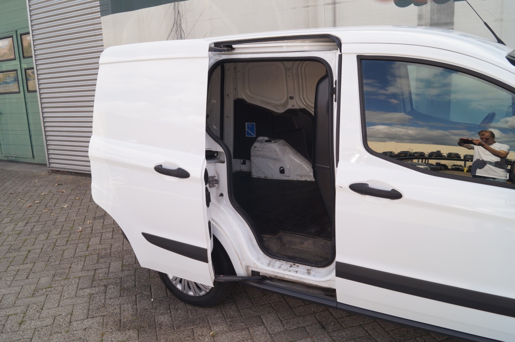 Ford Transit Courier Ford Transit Courier 1.5 TDCI Trend -AIRCO-DAB-TREKHAAK-