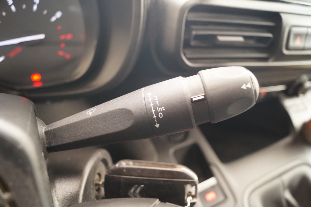 Citroën Berlingo Citroen Berlingo 1.5 BlueHDI Club -AIRCO-CARPLAY-TREKHAAK-