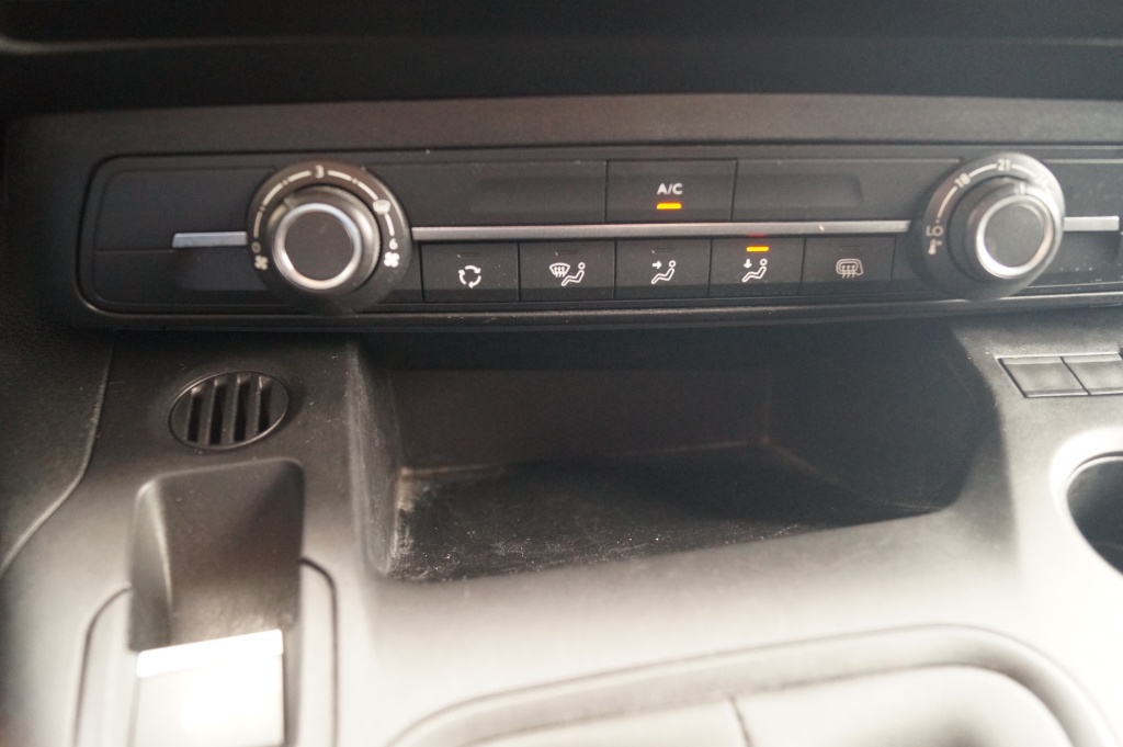 Citroën Berlingo Citroen Berlingo 1.5 BlueHDI Club -AIRCO-CARPLAY-TREKHAAK-