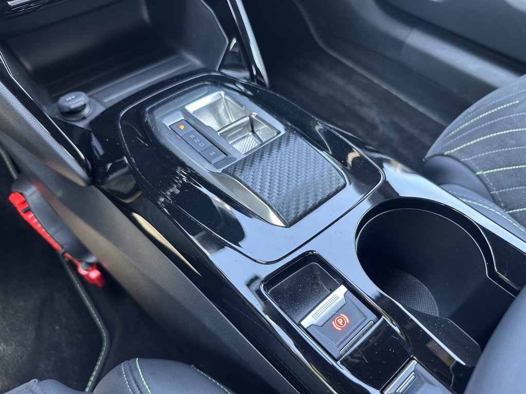 Peugeot 2008 Peugeot 2008 1.2 GT 130 PK Automaat | Alcantara | Stoelmassage |