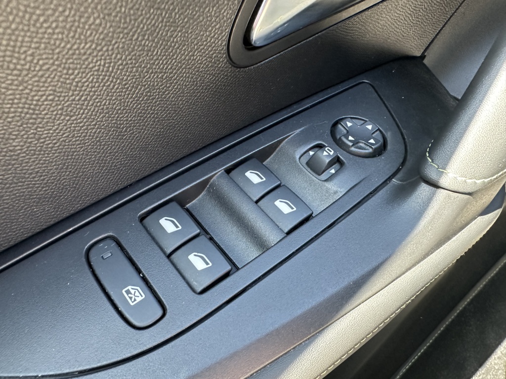 Peugeot 2008 Peugeot 2008 1.2 GT 130 PK Automaat | Alcantara | Stoelmassage |