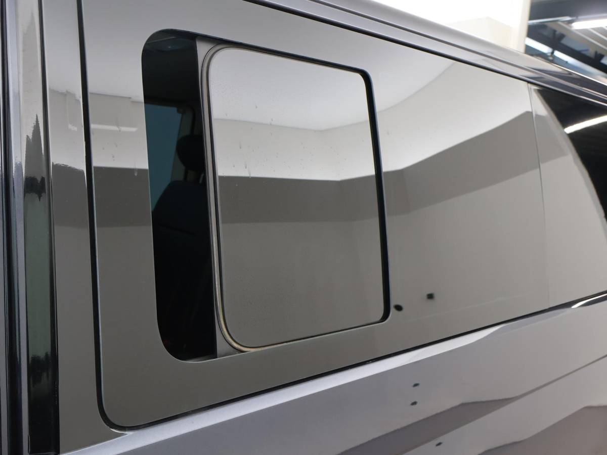 Volkswagen Transporter Volkswagen Transporter CARAVELLE 2.0 TDI 204 PK DSG DUBBEL CABINE + CAMERA | CARPLAY | LEDER | 18 INCH | LED | STOELVERWARMING