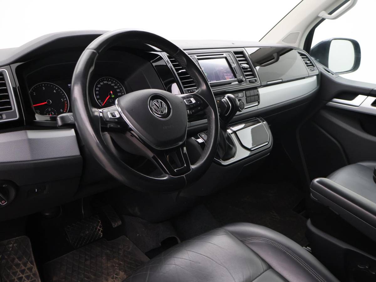 Volkswagen Transporter Volkswagen Transporter CARAVELLE 2.0 TDI 204 PK DSG DUBBEL CABINE + CAMERA | CARPLAY | LEDER | 18 INCH | LED | STOELVERWARMING