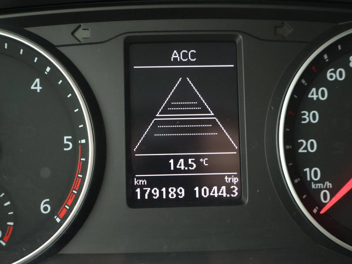 Volkswagen Transporter Volkswagen Transporter CARAVELLE 2.0 TDI 204 PK DSG DUBBEL CABINE + CAMERA | CARPLAY | LEDER | 18 INCH | LED | STOELVERWARMING