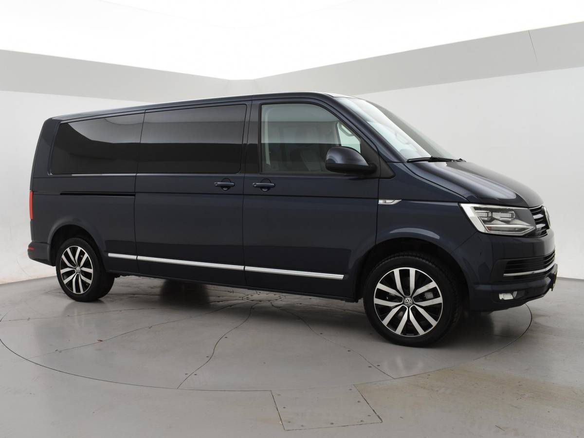Volkswagen Transporter Volkswagen Transporter CARAVELLE 2.0 TDI 204 PK DSG DUBBEL CABINE + CAMERA | CARPLAY | LEDER | 18 INCH | LED | STOELVERWARMING