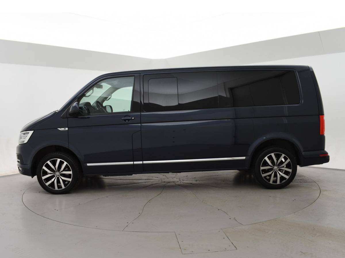 Volkswagen Transporter Volkswagen Transporter CARAVELLE 2.0 TDI 204 PK DSG DUBBEL CABINE + CAMERA | CARPLAY | LEDER | 18 INCH | LED | STOELVERWARMING