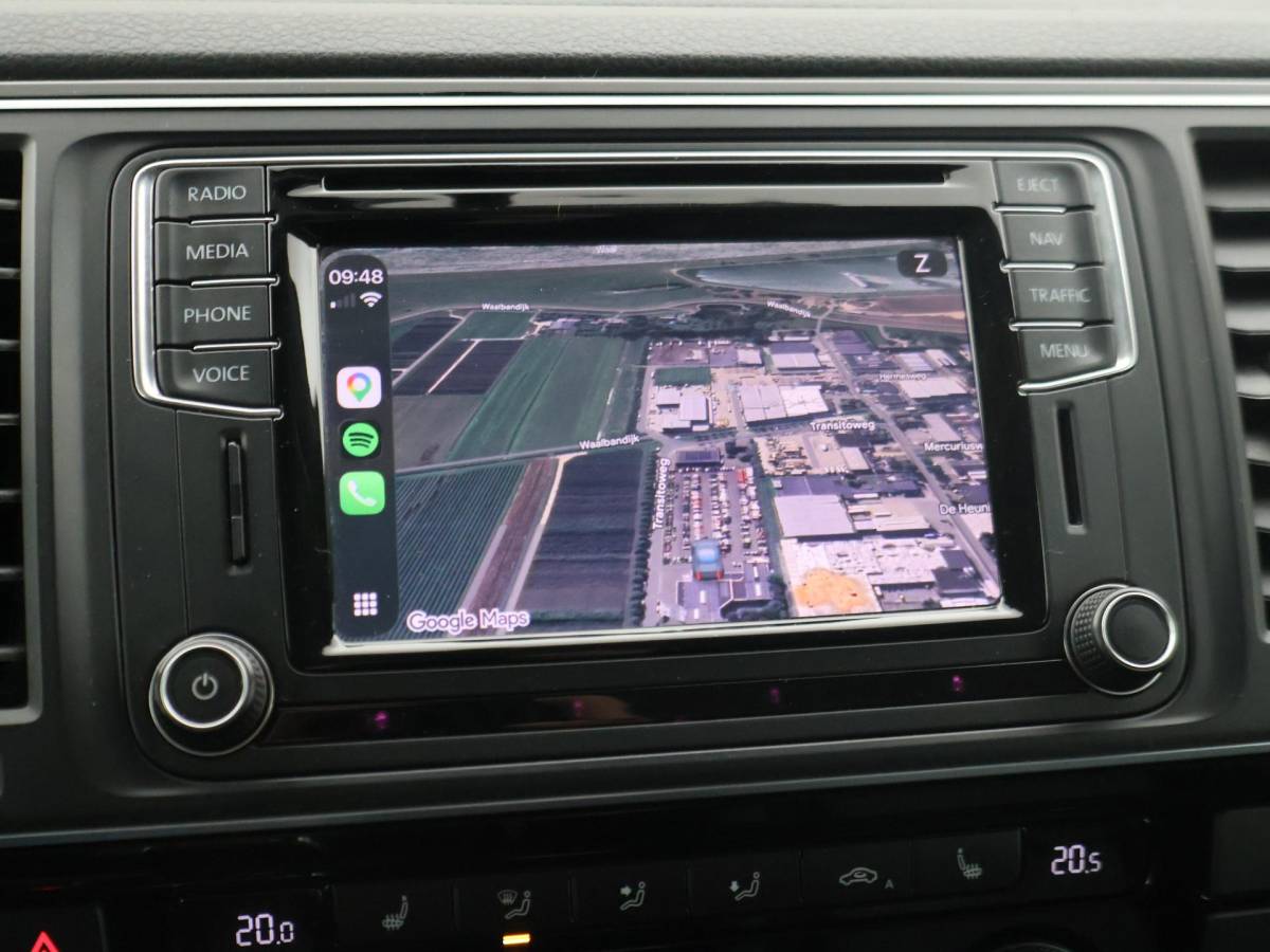 Volkswagen Transporter Volkswagen Transporter CARAVELLE 2.0 TDI 204 PK DSG DUBBEL CABINE + CAMERA | CARPLAY | LEDER | 18 INCH | LED | STOELVERWARMING