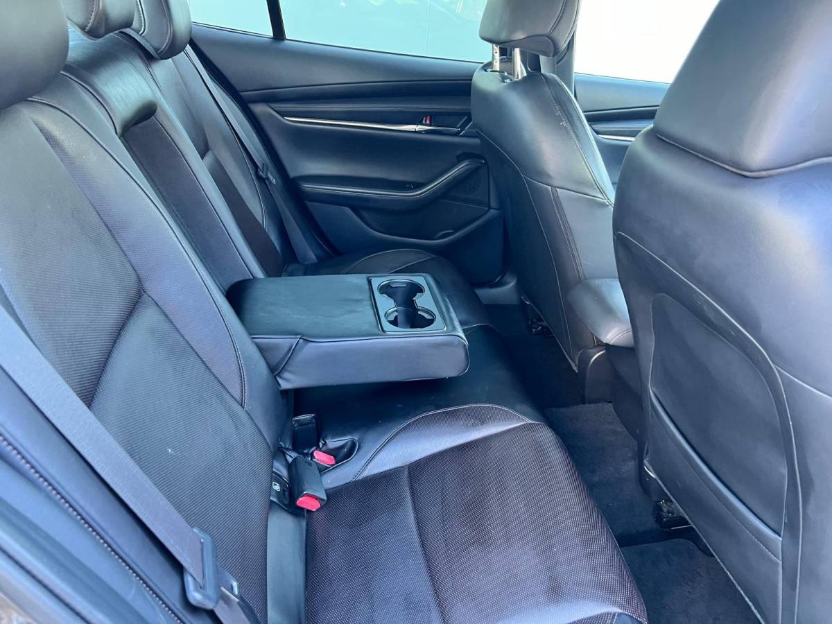 Mazda 3 Mazda 3 2.0 e-SkyActiv-G M Hybrid 122 Luxury |18″LM VELGEN | A.CAMERA | LEDER | Bose AUDIO | HEAD-UP DISPLAY | ADAPTIVE CRUISE | APPLE CARPLAY/ANDROID AUTO | NED.AUTO |
