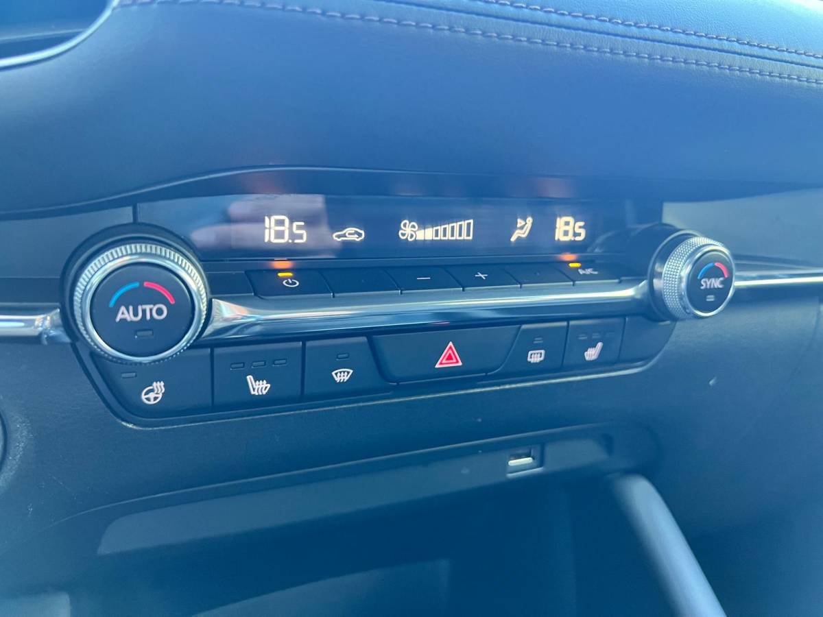 Mazda 3 Mazda 3 2.0 e-SkyActiv-G M Hybrid 122 Luxury |18″LM VELGEN | A.CAMERA | LEDER | Bose AUDIO | HEAD-UP DISPLAY | ADAPTIVE CRUISE | APPLE CARPLAY/ANDROID AUTO | NED.AUTO |