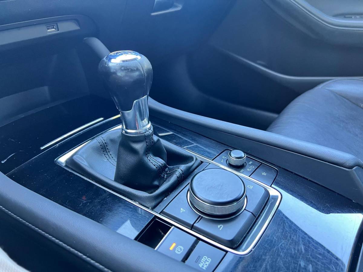 Mazda 3 Mazda 3 2.0 e-SkyActiv-G M Hybrid 122 Luxury |18″LM VELGEN | A.CAMERA | LEDER | Bose AUDIO | HEAD-UP DISPLAY | ADAPTIVE CRUISE | APPLE CARPLAY/ANDROID AUTO | NED.AUTO |