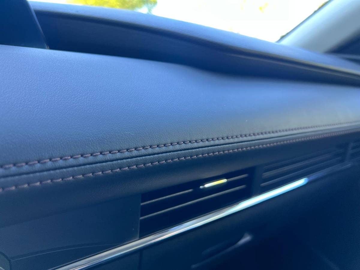 Mazda 3 Mazda 3 2.0 e-SkyActiv-G M Hybrid 122 Luxury |18″LM VELGEN | A.CAMERA | LEDER | Bose AUDIO | HEAD-UP DISPLAY | ADAPTIVE CRUISE | APPLE CARPLAY/ANDROID AUTO | NED.AUTO |