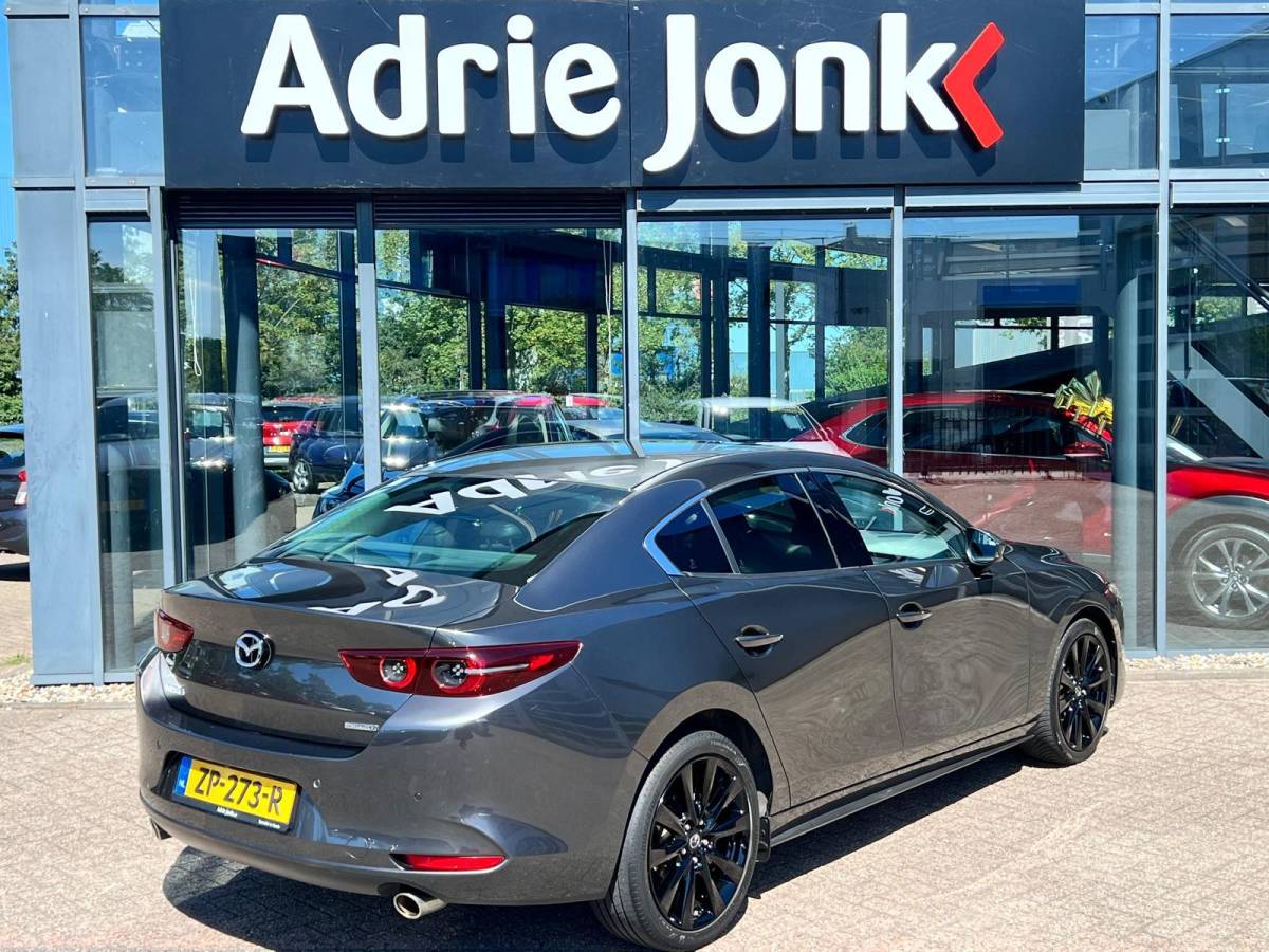 Mazda 3 Mazda 3 2.0 e-SkyActiv-G M Hybrid 122 Luxury |18″LM VELGEN | A.CAMERA | LEDER | Bose AUDIO | HEAD-UP DISPLAY | ADAPTIVE CRUISE | APPLE CARPLAY/ANDROID AUTO | NED.AUTO |