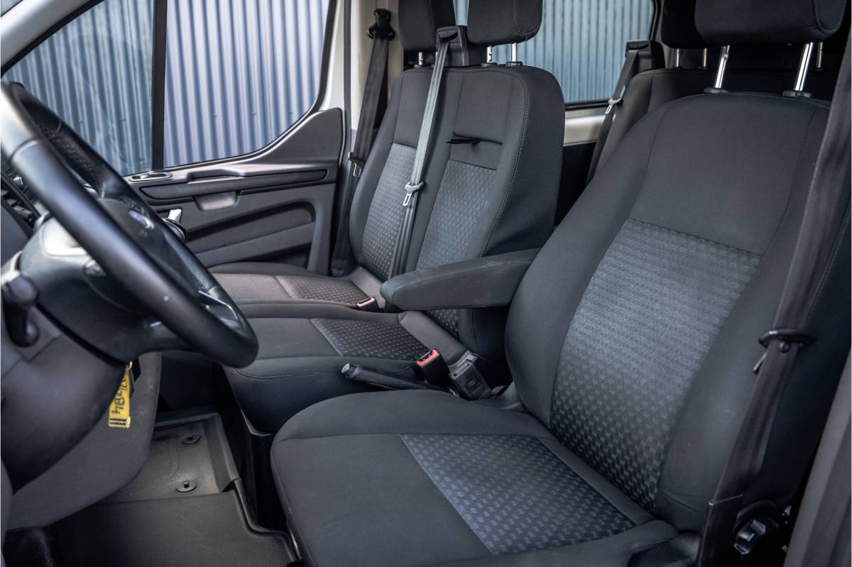 Ford Transit Custom Ford Transit Custom 2.0 EcoBlue L1H1 | DC 6-Zits | LED | Cruise | PDC | Airco | Trekhaak
