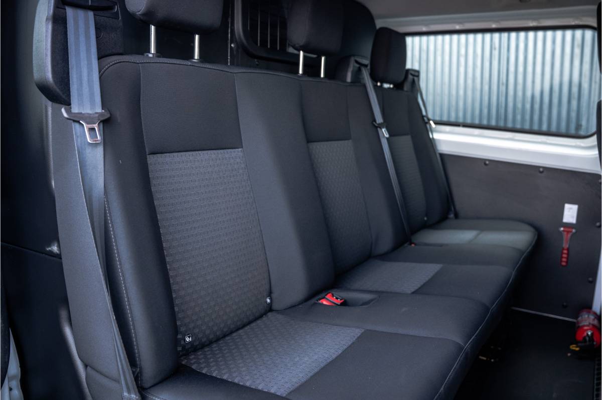 Ford Transit Custom Ford Transit Custom 2.0 EcoBlue L1H1 | DC 6-Zits | LED | Cruise | PDC | Airco | Trekhaak