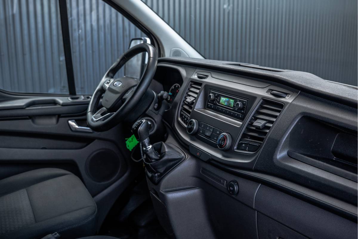 Ford Transit Custom Ford Transit Custom 2.0 EcoBlue L1H1 | DC 6-Zits | LED | Cruise | PDC | Airco | Trekhaak