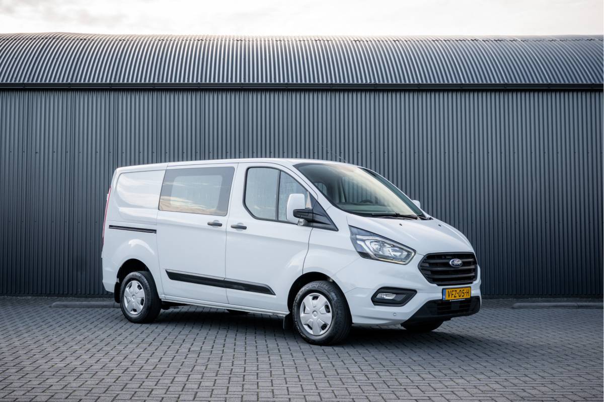 Ford Transit Custom Ford Transit Custom 2.0 EcoBlue L1H1 | DC 6-Zits | LED | Cruise | PDC | Airco | Trekhaak