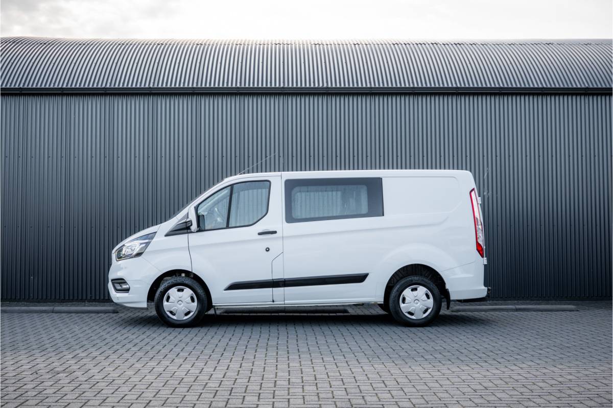 Ford Transit Custom Ford Transit Custom 2.0 EcoBlue L1H1 | DC 6-Zits | LED | Cruise | PDC | Airco | Trekhaak