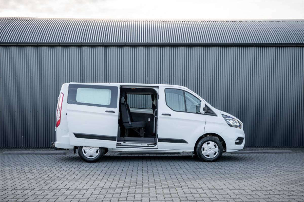 Ford Transit Custom Ford Transit Custom 2.0 EcoBlue L1H1 | DC 6-Zits | LED | Cruise | PDC | Airco | Trekhaak