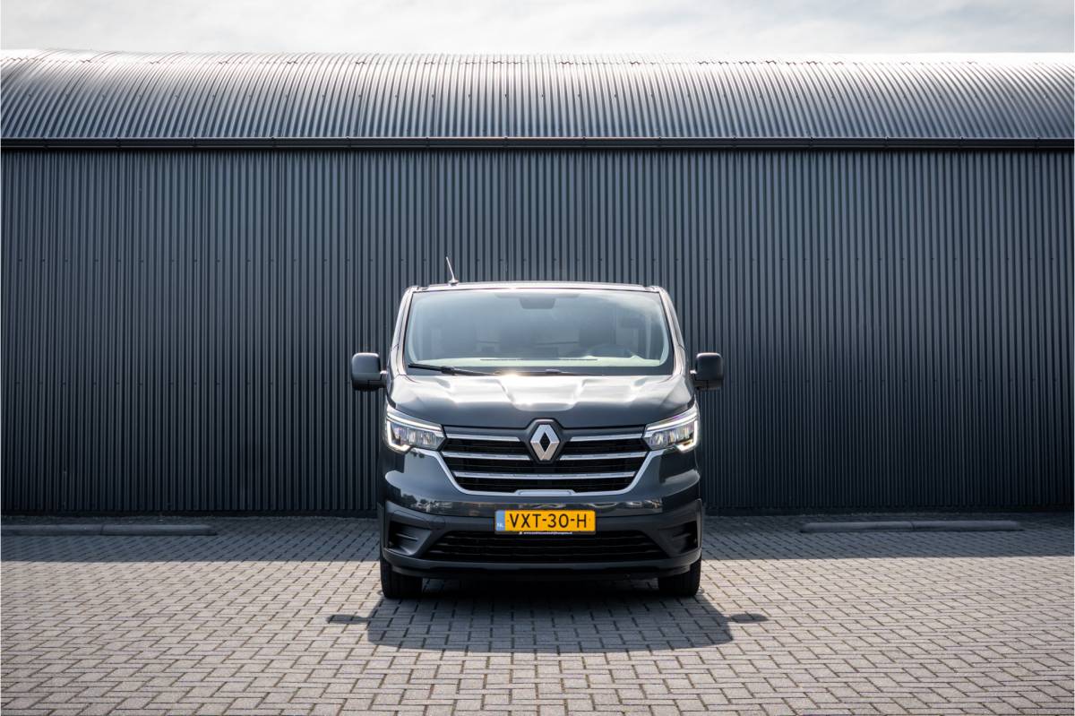 Renault Trafic Renault Trafic 2.0 dCi 110 L2H1 | 3-Zits | 110 PK | LED | Cruise | Navi | Airco | Trekhaak