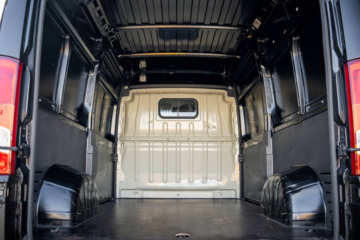 Peugeot Boxer Peugeot Boxer 2.2 BlueHDi 140 L2H2 | 140  PK | 3-Zits | Cruise | Camera | Navi | Airco