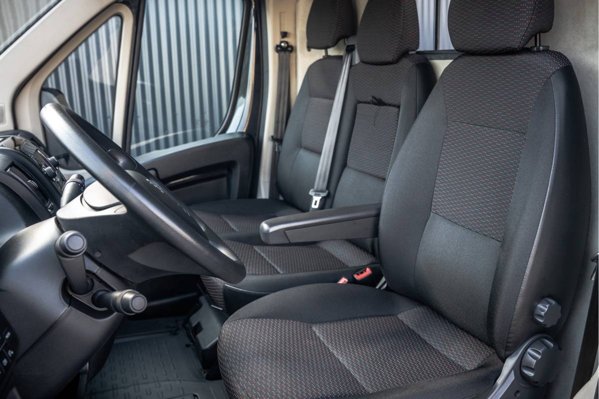 Peugeot Boxer Peugeot Boxer 2.2 BlueHDi 140 L2H2 | 140  PK | 3-Zits | Cruise | Camera | Navi | Airco