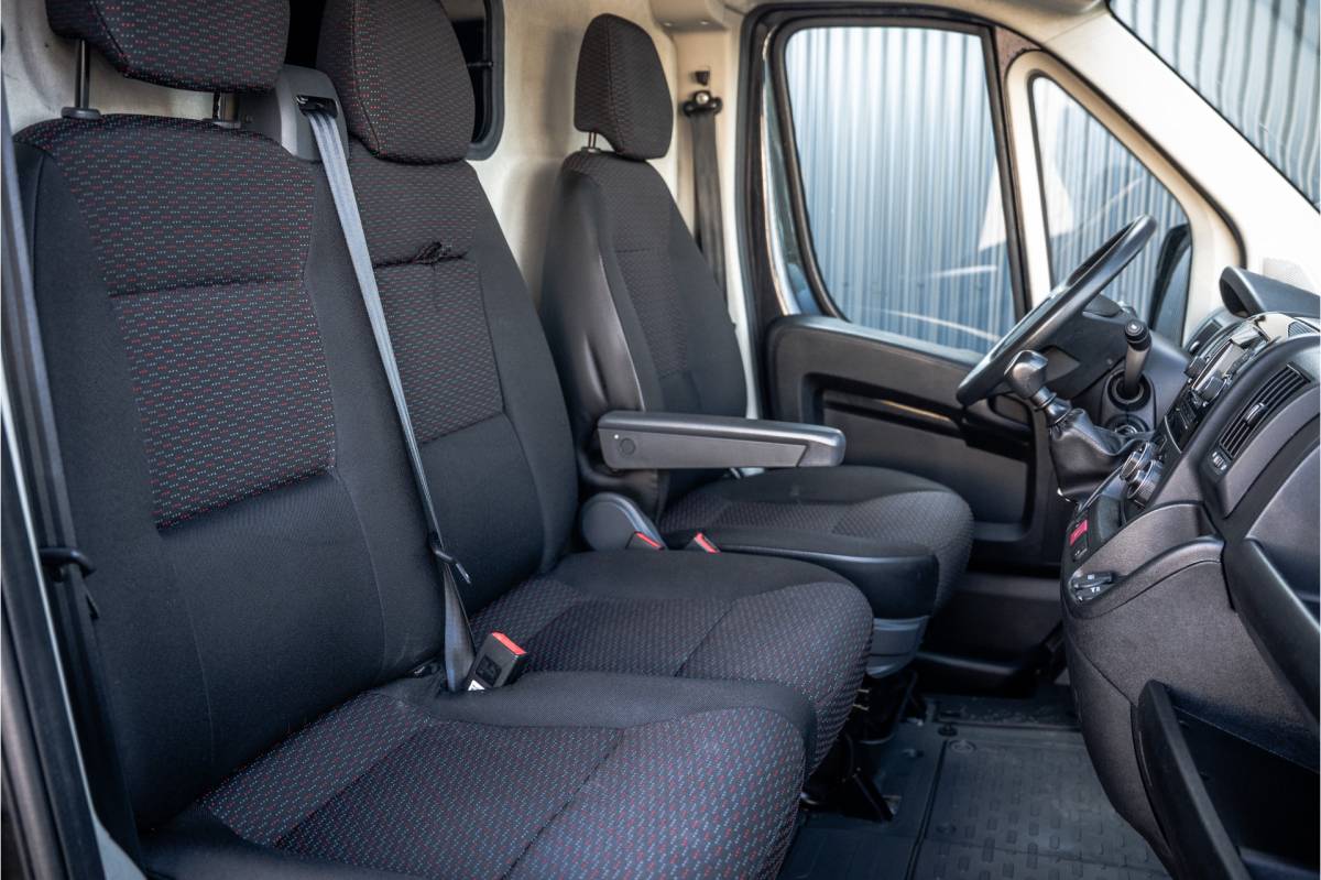 Peugeot Boxer Peugeot Boxer 2.2 BlueHDi 140 L2H2 | 140  PK | 3-Zits | Cruise | Camera | Navi | Airco