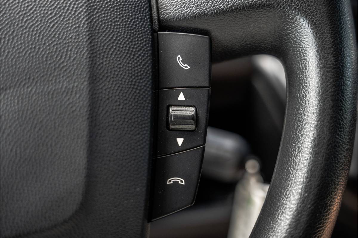 Peugeot Boxer Peugeot Boxer 2.2 BlueHDi 140 L2H2 | 140  PK | 3-Zits | Cruise | Camera | Navi | Airco