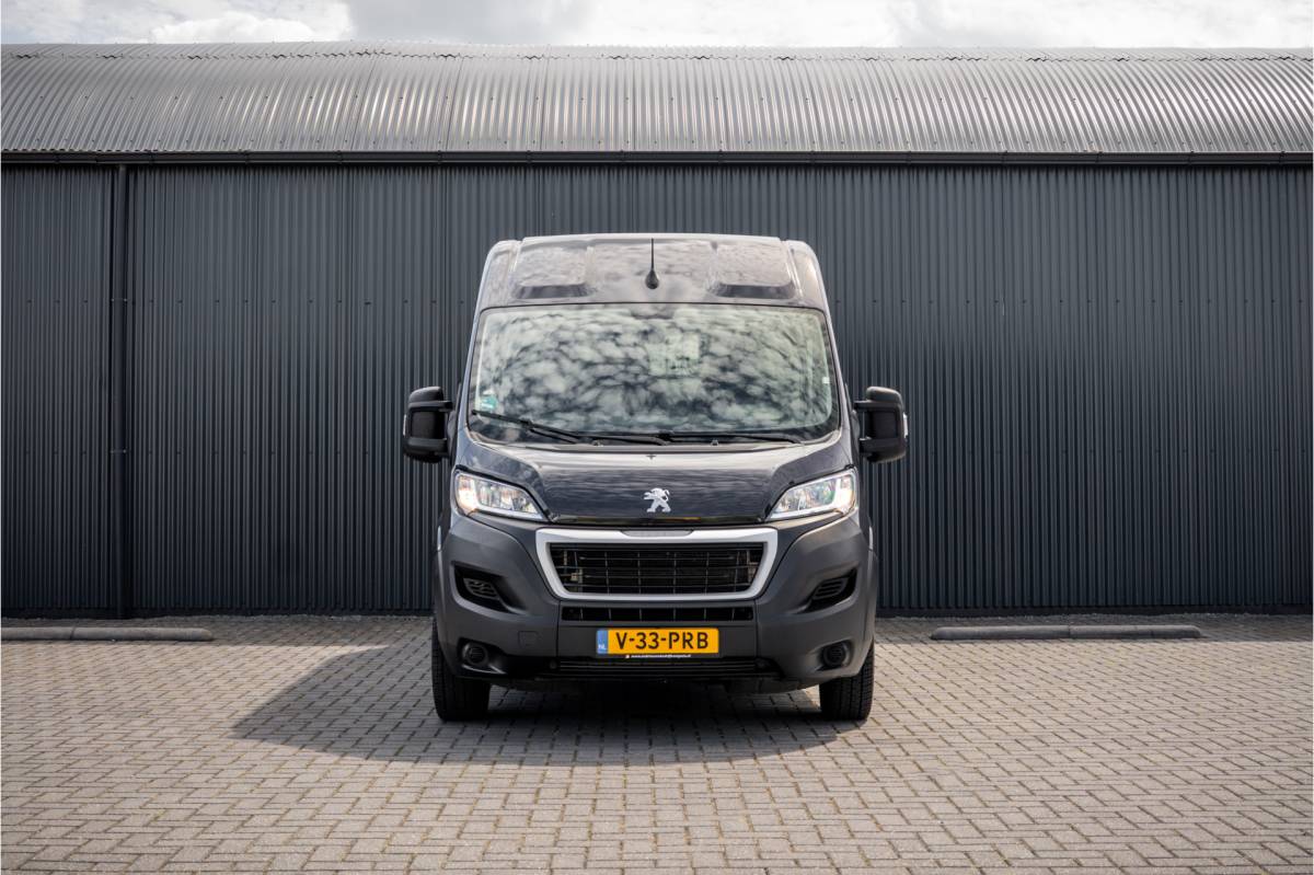 Peugeot Boxer Peugeot Boxer 2.2 BlueHDi 140 L2H2 | 140  PK | 3-Zits | Cruise | Camera | Navi | Airco