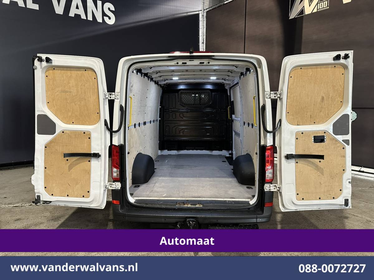 Volkswagen Crafter Volkswagen Crafter 2.0 TDI 141pk Automaat L3H2 L2H1 Euro6 Airco | Camera | Apple Carplay | 3000kg Trekhaak | Cruisecontrol Android Auto, Stoelverwarming, Parkeersensoren, Bijrijdersbank