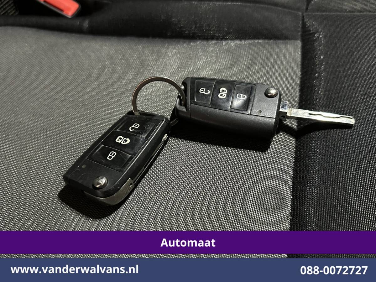 Volkswagen Crafter Volkswagen Crafter 2.0 TDI 141pk Automaat L3H2 L2H1 Euro6 Airco | Camera | Apple Carplay | 3000kg Trekhaak | Cruisecontrol Android Auto, Stoelverwarming, Parkeersensoren, Bijrijdersbank
