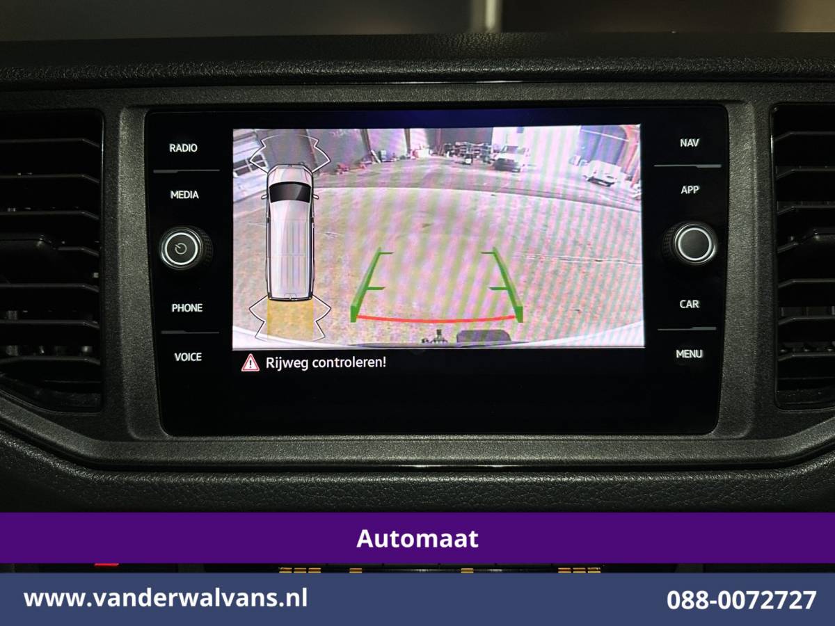 Volkswagen Crafter Volkswagen Crafter 2.0 TDI 141pk Automaat L3H2 L2H1 Euro6 Airco | Camera | Apple Carplay | 3000kg Trekhaak | Cruisecontrol Android Auto, Stoelverwarming, Parkeersensoren, Bijrijdersbank