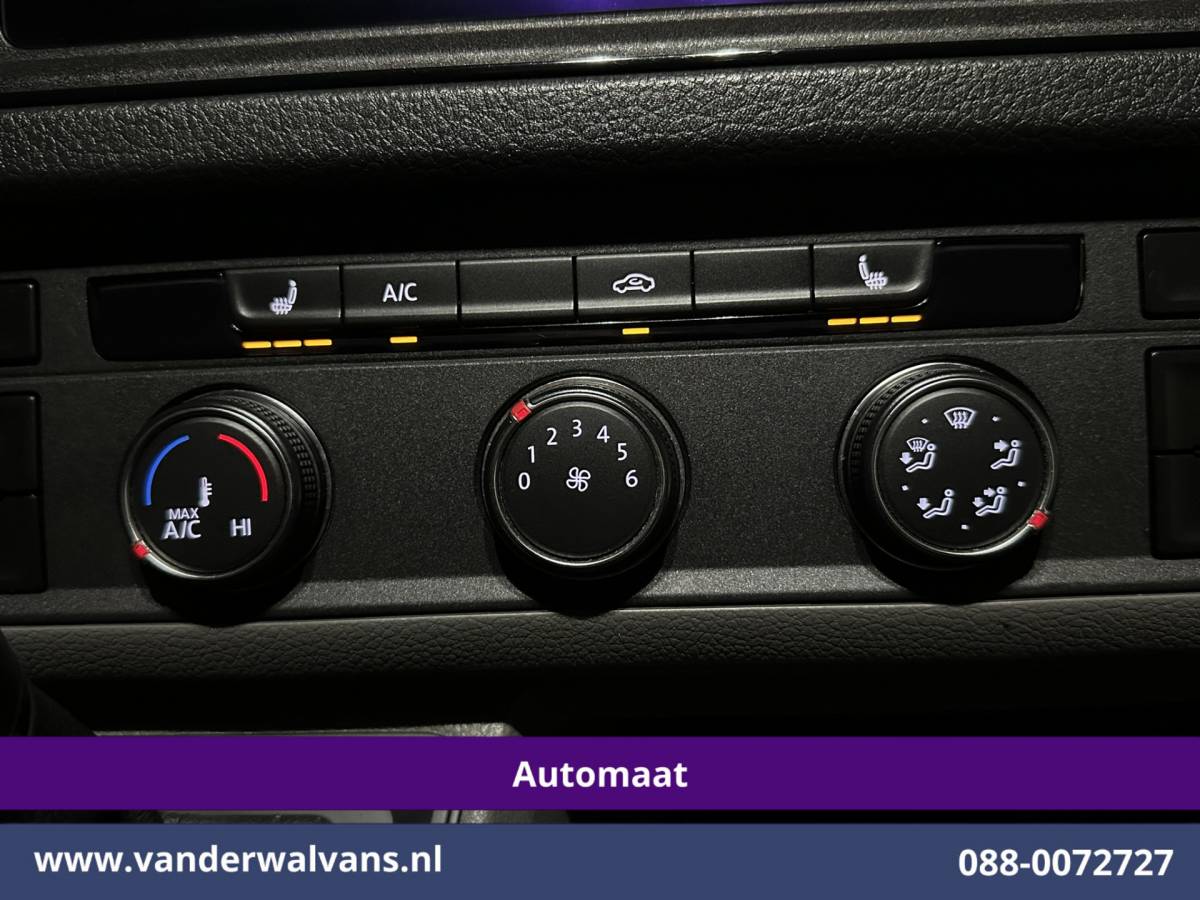 Volkswagen Crafter Volkswagen Crafter 2.0 TDI 141pk Automaat L3H2 L2H1 Euro6 Airco | Camera | Apple Carplay | 3000kg Trekhaak | Cruisecontrol Android Auto, Stoelverwarming, Parkeersensoren, Bijrijdersbank