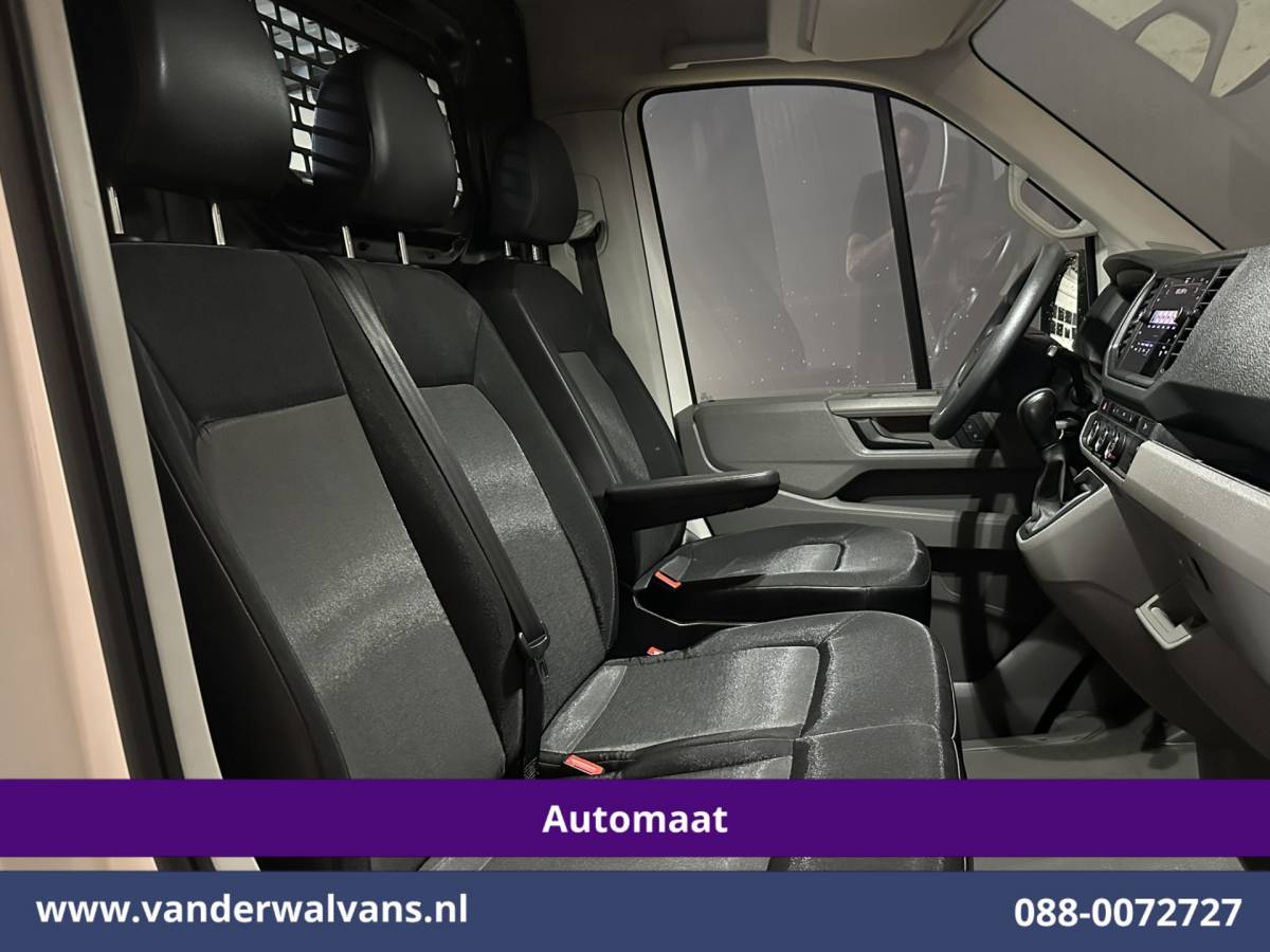 Volkswagen Crafter Volkswagen Crafter 2.0 TDI 141pk Automaat L3H2 L2H1 Euro6 Airco | Camera | Apple Carplay | 3000kg Trekhaak | Cruisecontrol Android Auto, Stoelverwarming, Parkeersensoren, Bijrijdersbank