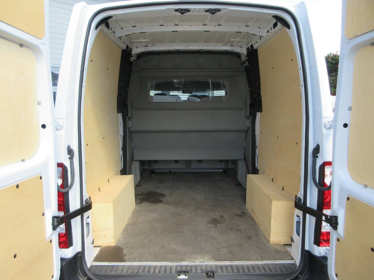 Renault Master Renault MASTER T35 2.3 dCi 150 L2H2 DC 7 persoons dubbel cabine
