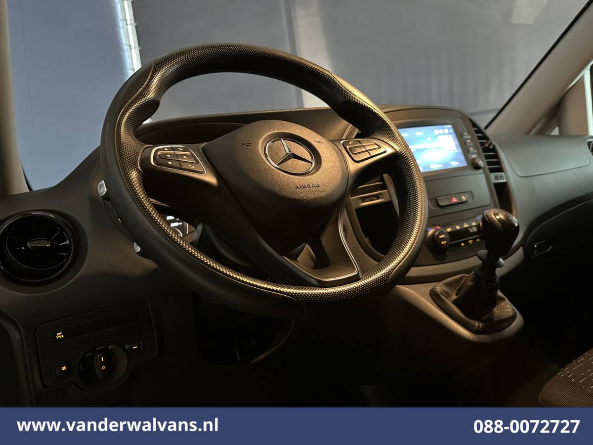 Mercedes-Benz Vito Mercedes-Benz Vito 110 CDI 102pk L2H1 Euro6 Airco | Imperiaal | Camera | Navigatie | Trekhaak | Apple Carplay | Cruisecontrol Android Auto, Parkeersensoren, Bijrijdersbank, Achterklep