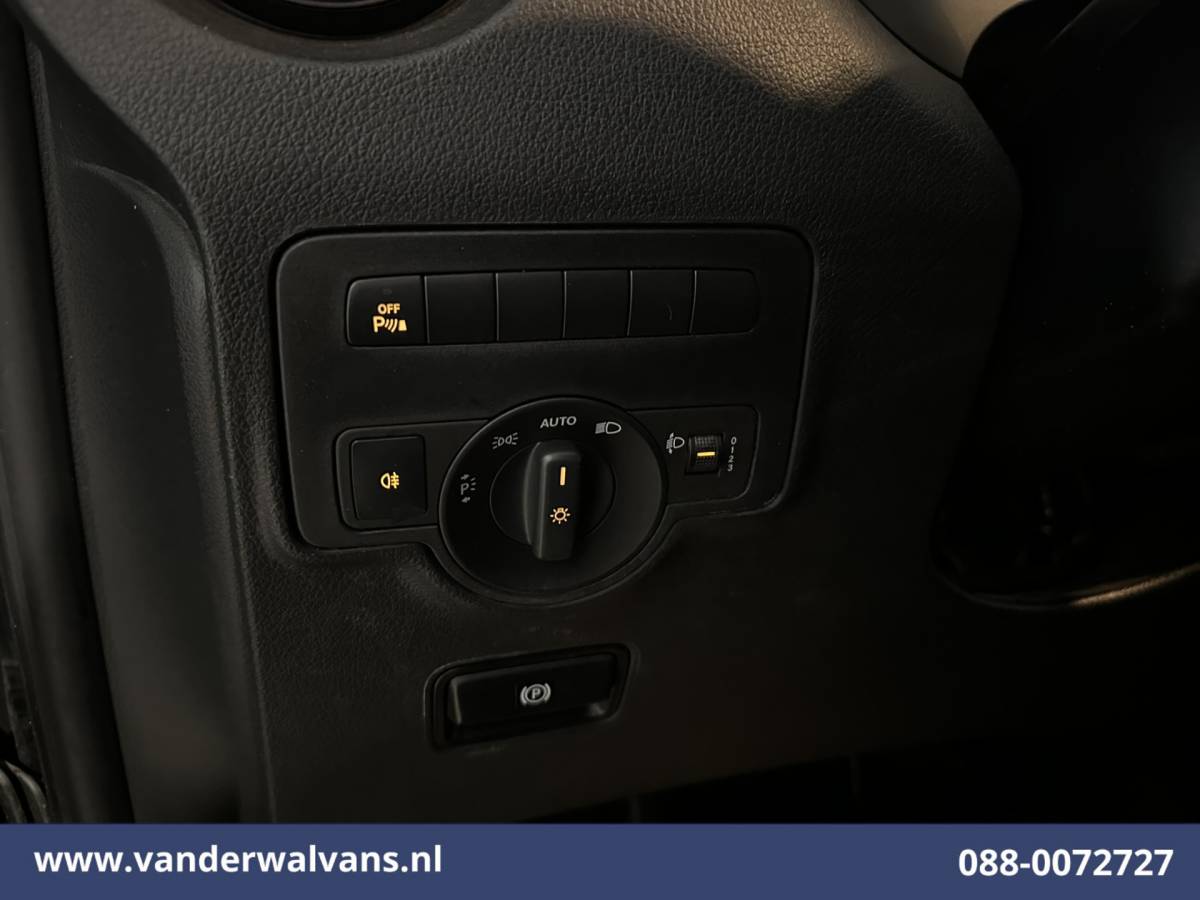 Mercedes-Benz Vito Mercedes-Benz Vito 110 CDI 102pk L2H1 Euro6 Airco | Imperiaal | Camera | Navigatie | Trekhaak | Apple Carplay | Cruisecontrol Android Auto, Parkeersensoren, Bijrijdersbank, Achterklep