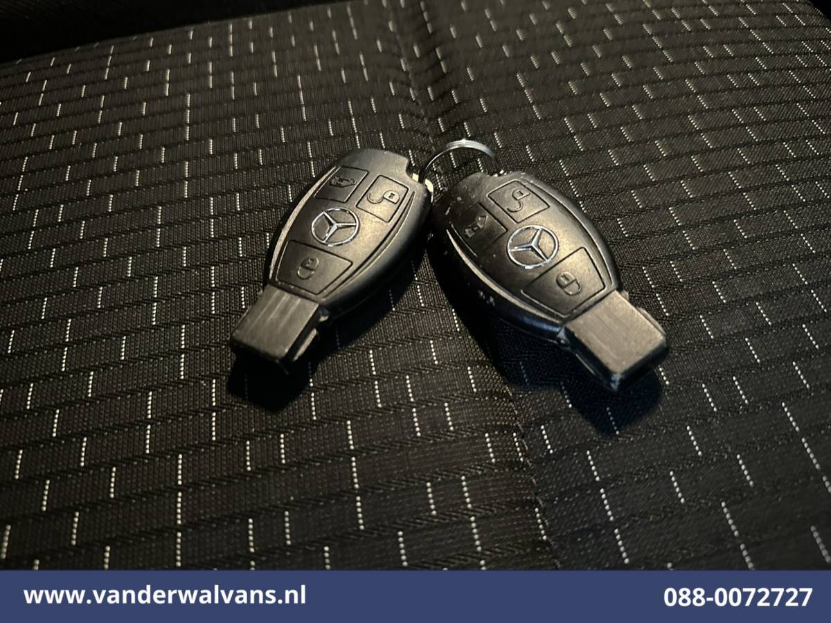 Mercedes-Benz Vito Mercedes-Benz Vito 110 CDI 102pk L2H1 Euro6 Airco | Imperiaal | Camera | Navigatie | Trekhaak | Apple Carplay | Cruisecontrol Android Auto, Parkeersensoren, Bijrijdersbank, Achterklep