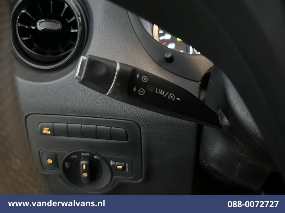 Mercedes-Benz Vito Mercedes-Benz Vito 110 CDI 102pk L2H1 Euro6 Airco | Imperiaal | Camera | Navigatie | Trekhaak | Apple Carplay | Cruisecontrol Android Auto, Parkeersensoren, Bijrijdersbank, Achterklep