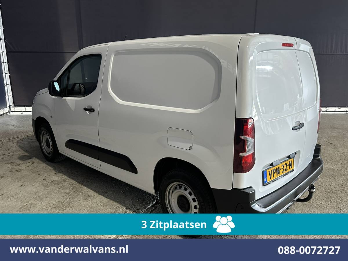 Opel Combo Opel Combo 1.5D 102pk L1H1 Euro6 Airco | 3-Zits | Camera | Navigatie | Apple Carplay | 1500kg Trekhaak | Cruisecontrol Android Auto, Parkeersensoren, Bijrijdersbank