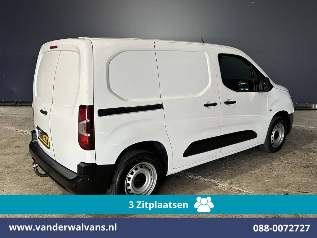 Opel Combo Opel Combo 1.5D 102pk L1H1 Euro6 Airco | 3-Zits | Camera | Navigatie | Apple Carplay | 1500kg Trekhaak | Cruisecontrol Android Auto, Parkeersensoren, Bijrijdersbank
