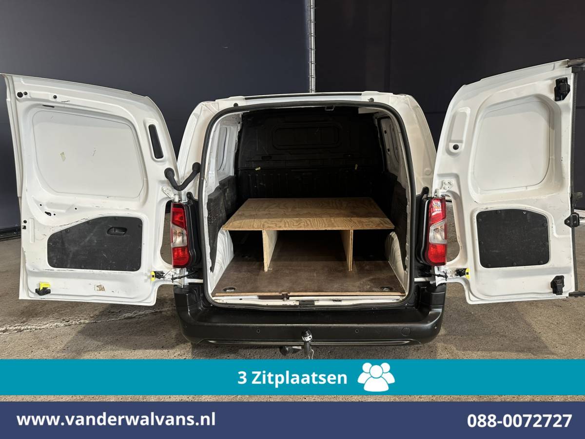 Opel Combo Opel Combo 1.5D 102pk L1H1 Euro6 Airco | 3-Zits | Camera | Navigatie | Apple Carplay | 1500kg Trekhaak | Cruisecontrol Android Auto, Parkeersensoren, Bijrijdersbank