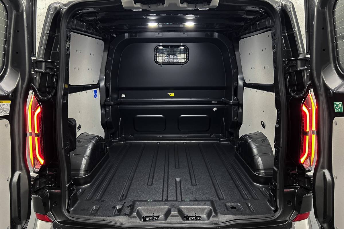 Ford  Ford E-Custom 340 L2 Limited | Dubbel cabine | 2x schuifdeur | Rondomzicht camera
