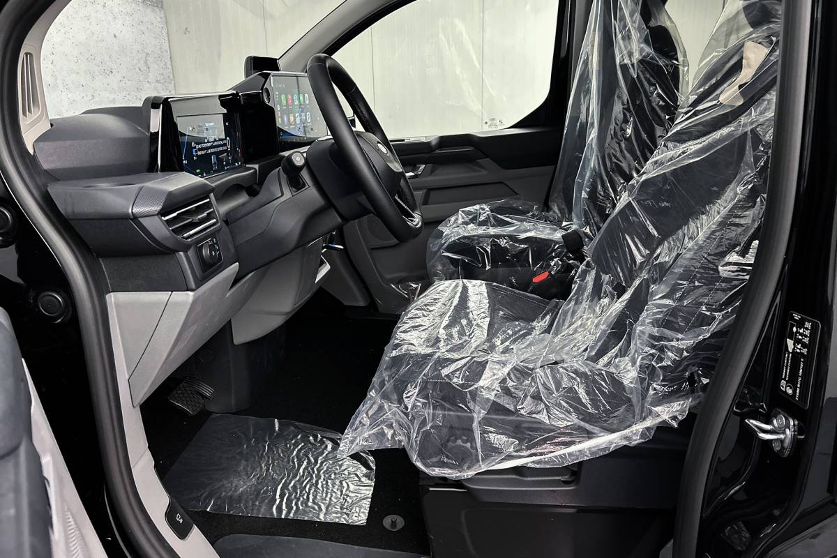 Ford  Ford E-Custom 340 L2 Limited | Dubbel cabine | 2x schuifdeur | Rondomzicht camera