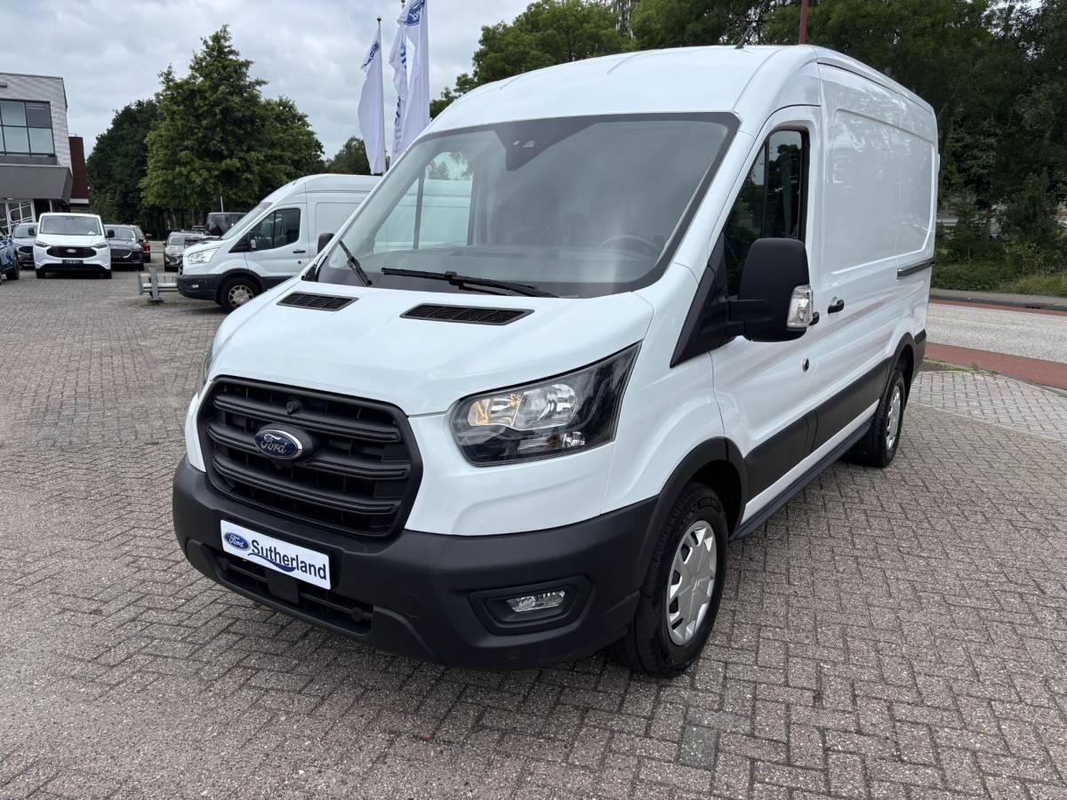 Ford Transit Ford Transit 350 2.0 TDCI L2H2 Trend | SCI 130pk | 3 zits | Voorruit verwarming | Cruise control | Parkeersensoren